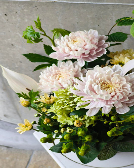 【8月】花育教室 マムの花活けレッスン